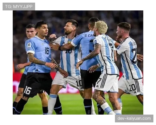 努涅斯与卡瓦尼无球跑位能力及进攻威胁差异解析